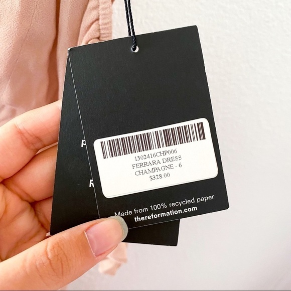 Reformation Ferrara Dress 6 - Picture 4 of 10